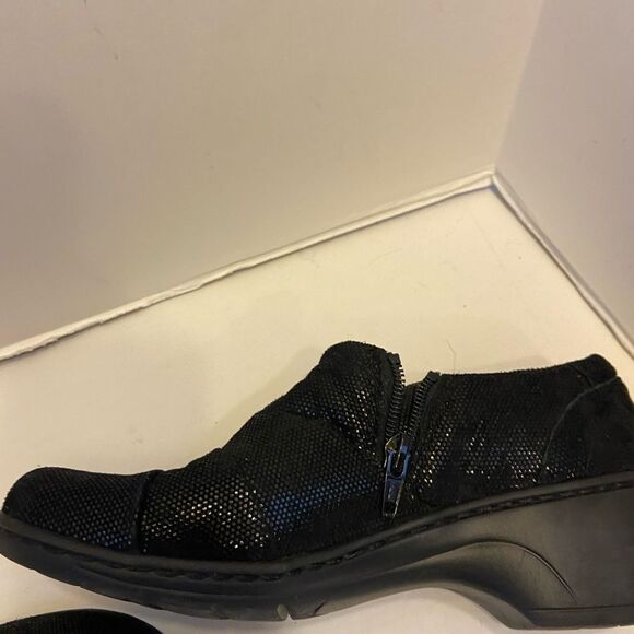 Shiny black zipper ankle boots size 6.5 - Picture 3 of 5